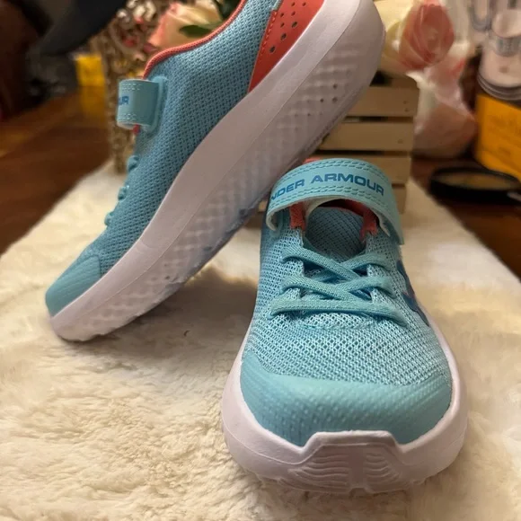 Under Armour Blue Sneakers Comfortable Athletic Design - Picture 6 of 7